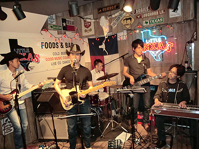 Jun Ando with Texas Bullets